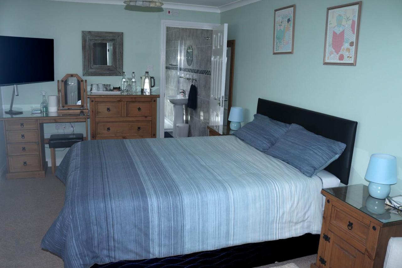 Highworth House Bed & Breakfast Суиндън Екстериор снимка