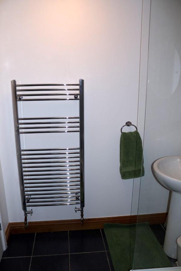 Highworth House Bed & Breakfast Суиндън Екстериор снимка