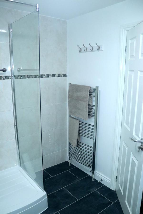 Highworth House Bed & Breakfast Суиндън Екстериор снимка