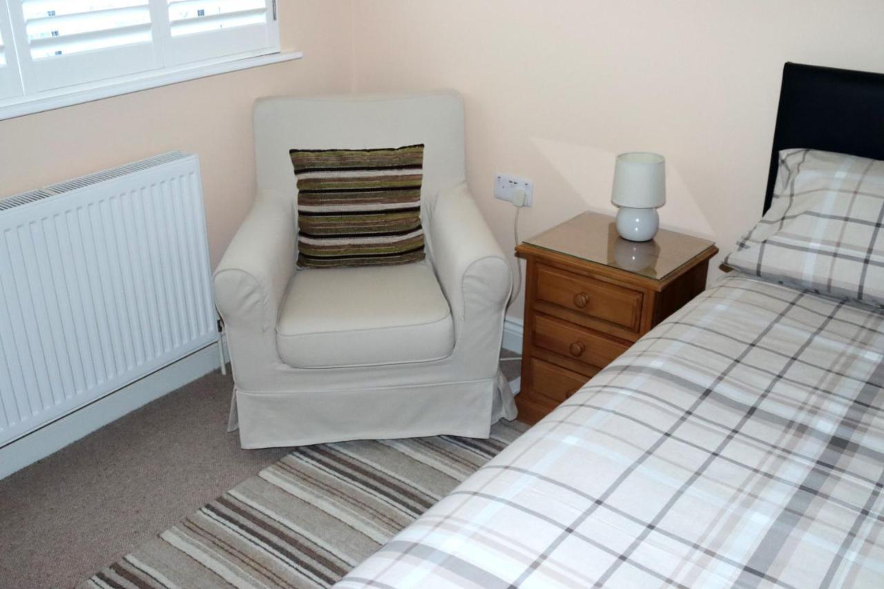 Highworth House Bed & Breakfast Суиндън Екстериор снимка