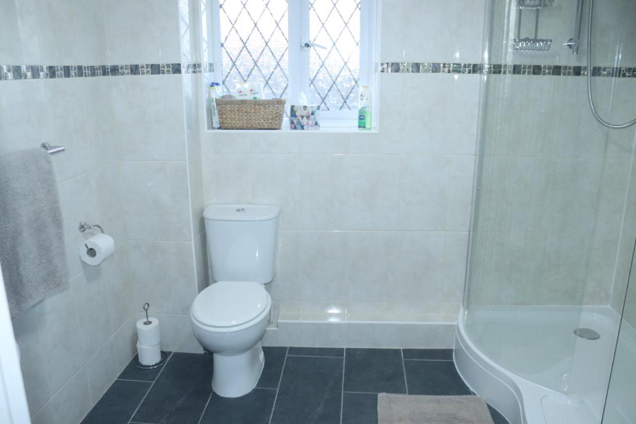Highworth House Bed & Breakfast Суиндън Екстериор снимка