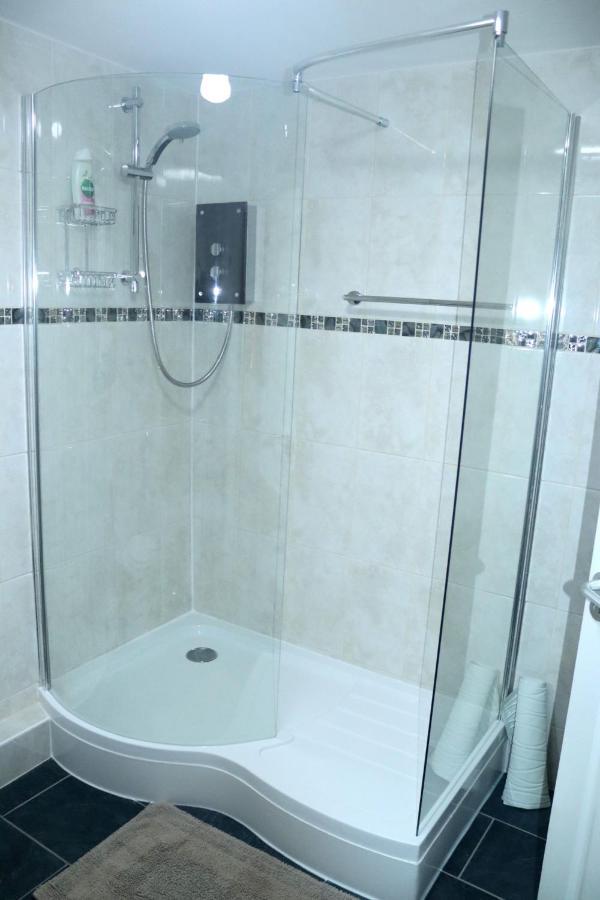Highworth House Bed & Breakfast Суиндън Екстериор снимка